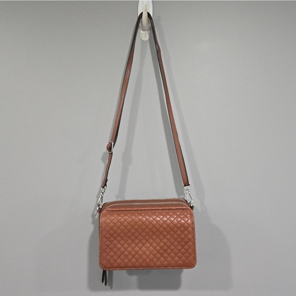 🐢 Vera Bradley Leather RFID All In One Shoulder Or Crossbody Compact Bag.